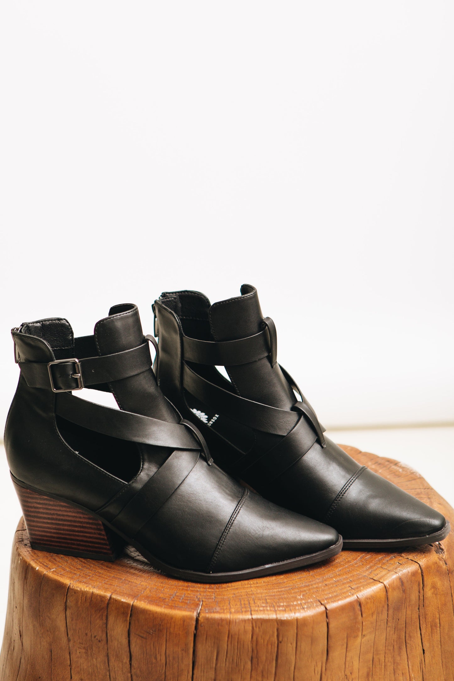 Canoly Cut-Out Bootie