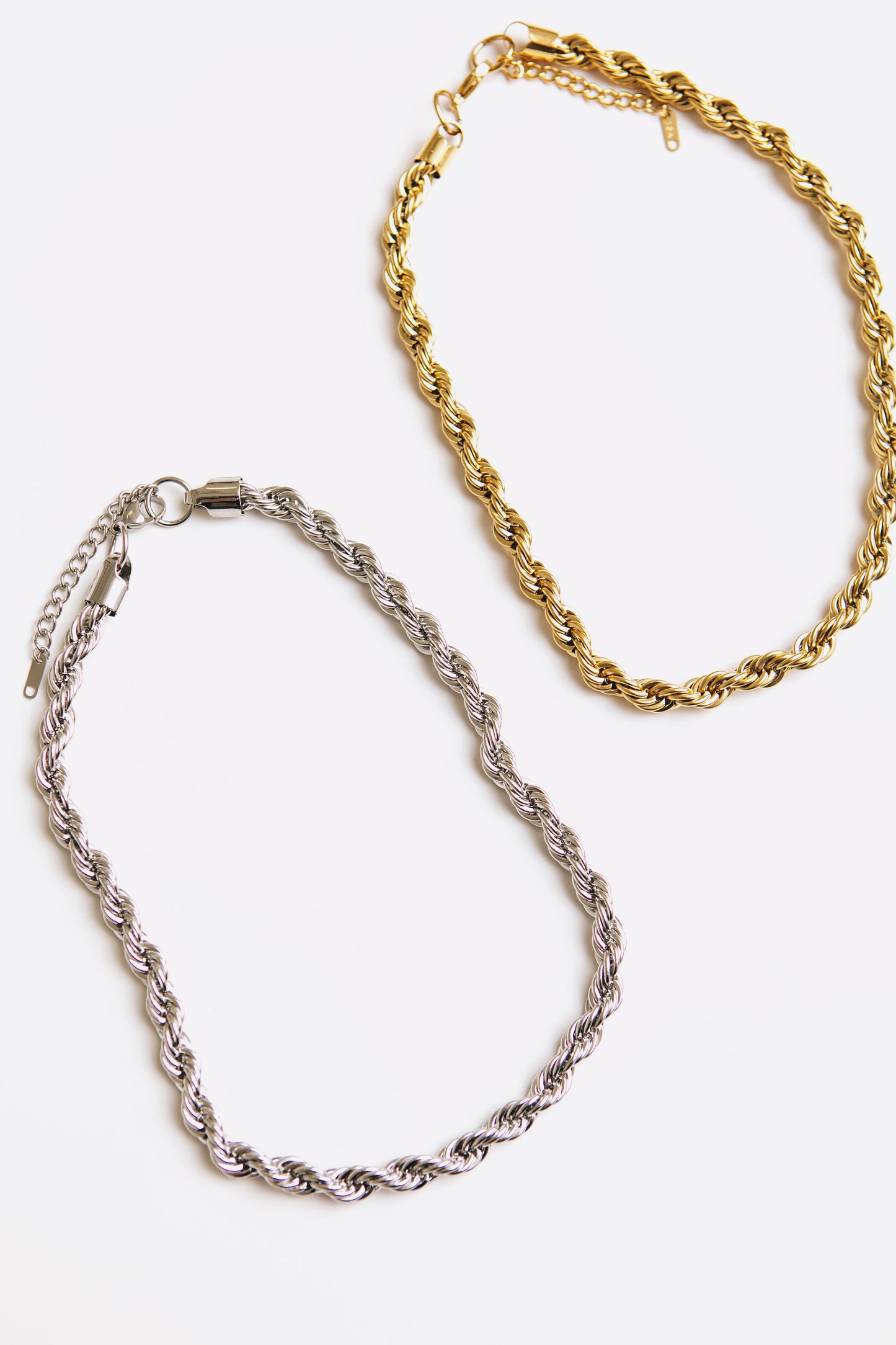 Esmeralda - Rope Chain Necklace (16")