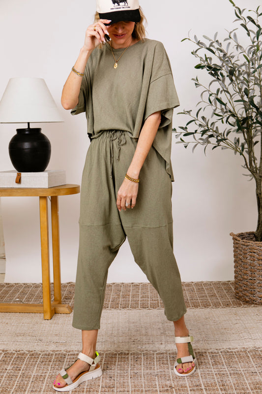 A Slouchy Silhouette with Swingy Top and Pants (S-L)