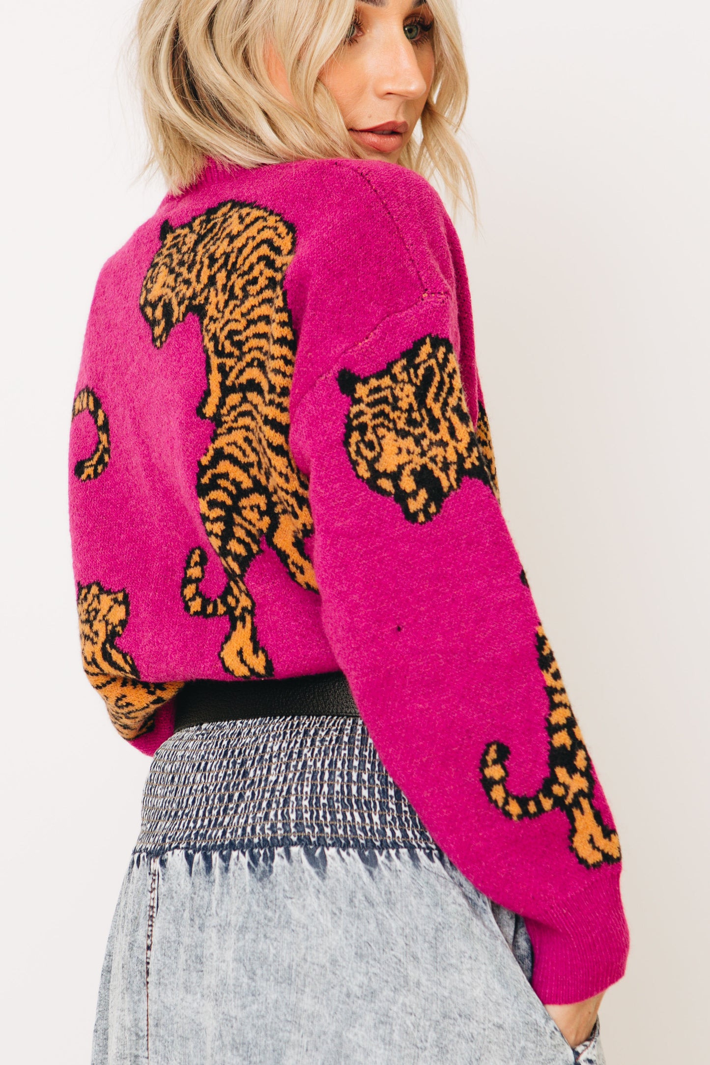 Tiger Pattern V-Neck Sweater Cardigan (S-XL)
